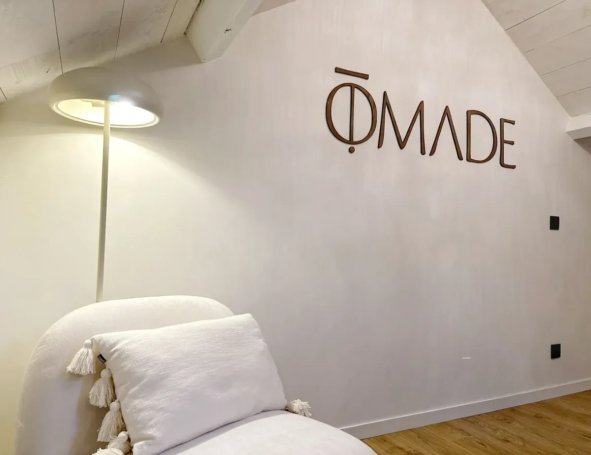 Institut Ōmade — cabine